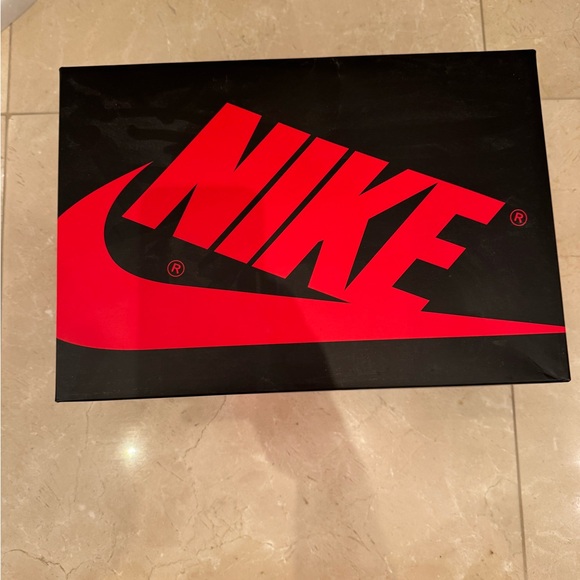 Jordan  Retro High OG University Blue - Picture 13 of 15